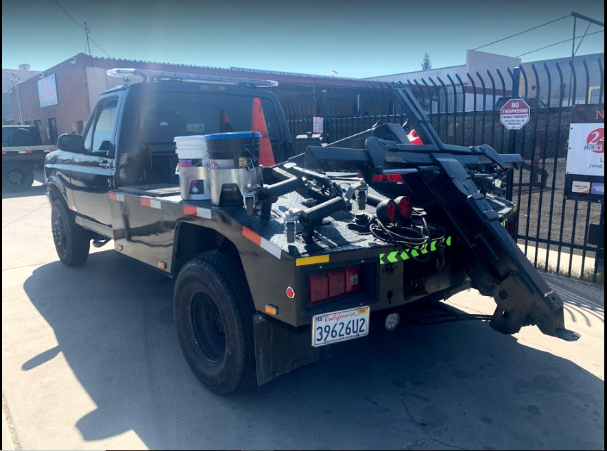 DHS Towing and Automotive LLC Towing Truck Services in Phoenix Arizona